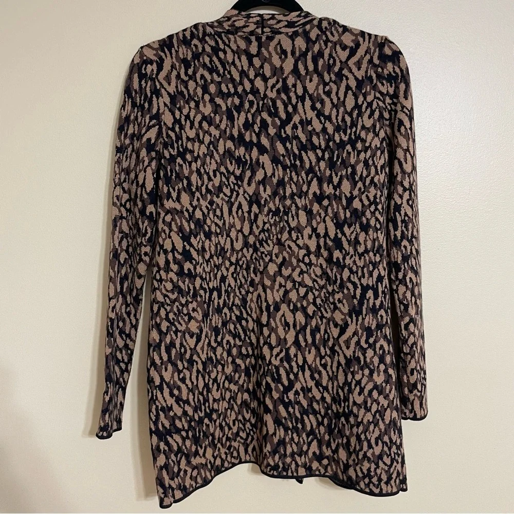 J McLaughlin Animal Print Cardigan XS - Picture 6 of 7